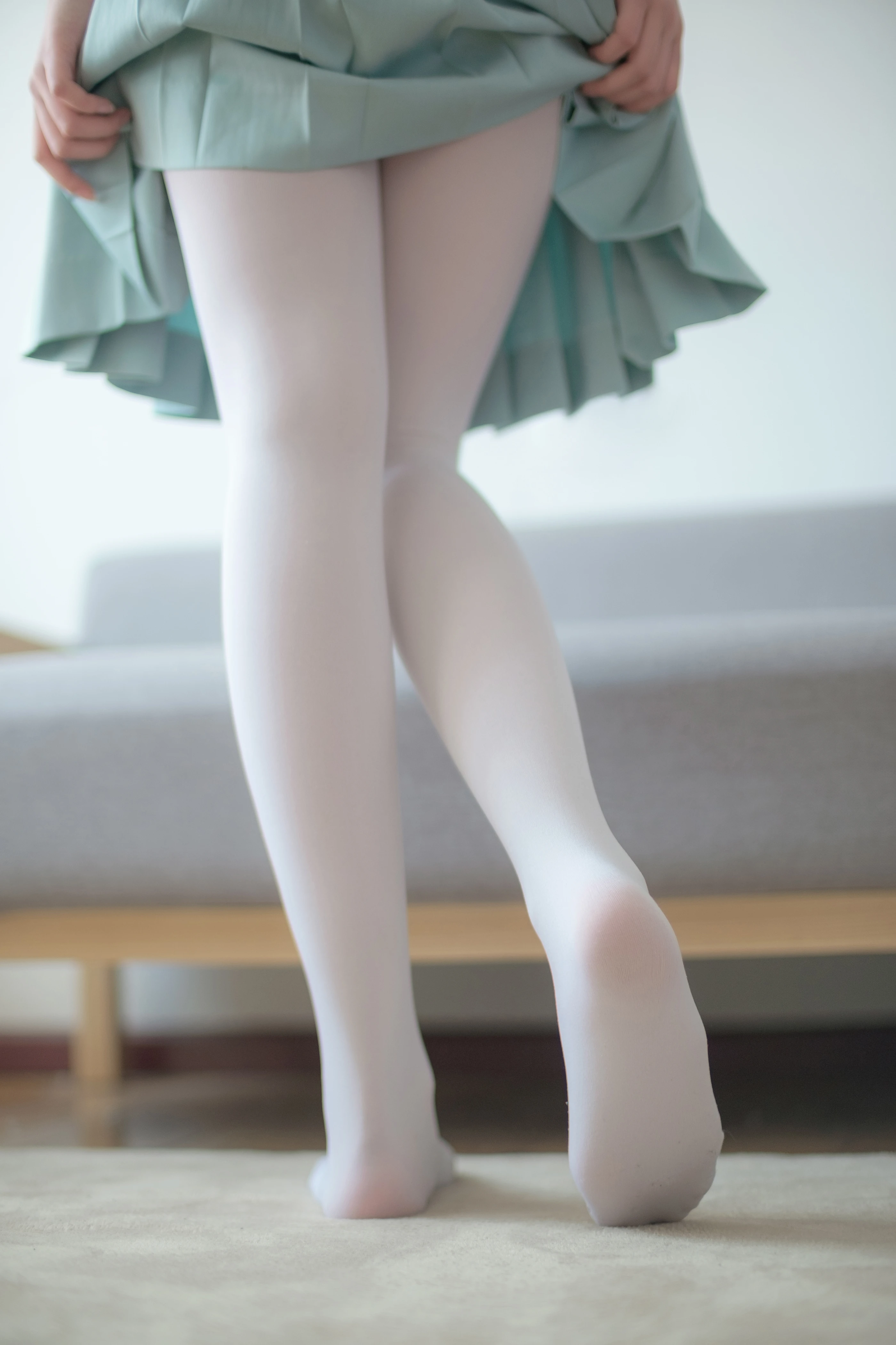 森萝财团 [R15-003] 水嫩白丝 [94P]插图2